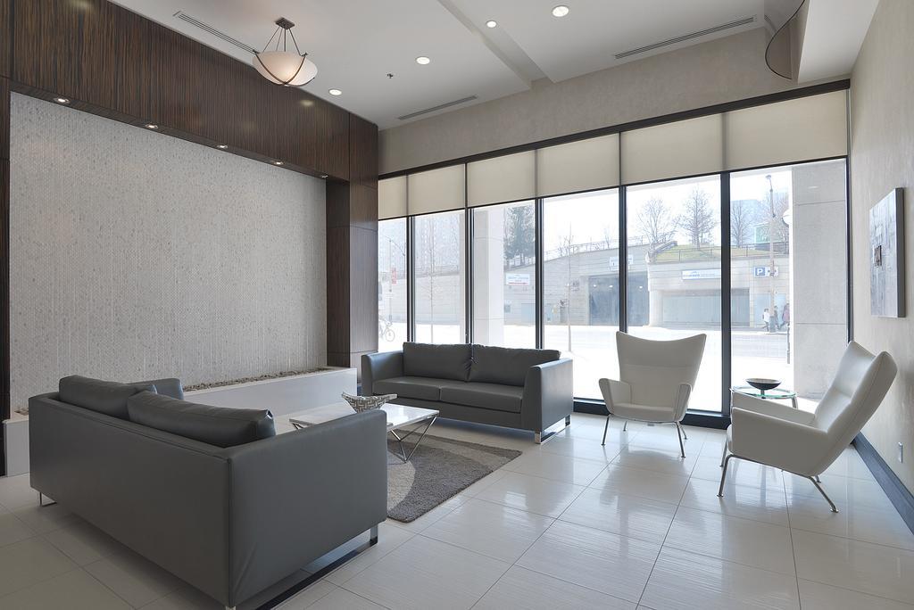 Napa Furnished Suites At Cn Tower & Maple Leaf Square Торонто Номер фото