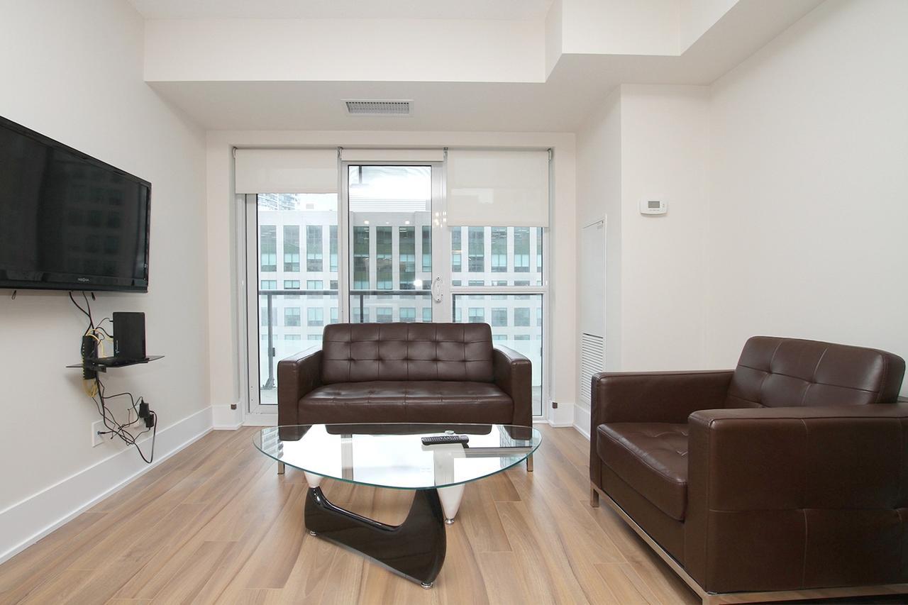 Napa Furnished Suites At Cn Tower & Maple Leaf Square Торонто Екстер'єр фото