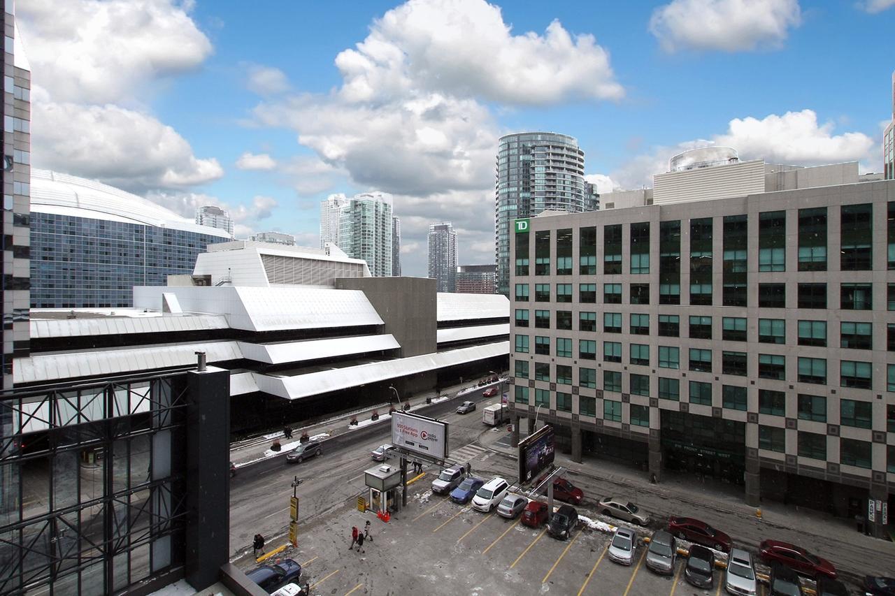 Napa Furnished Suites At Cn Tower & Maple Leaf Square Торонто Екстер'єр фото