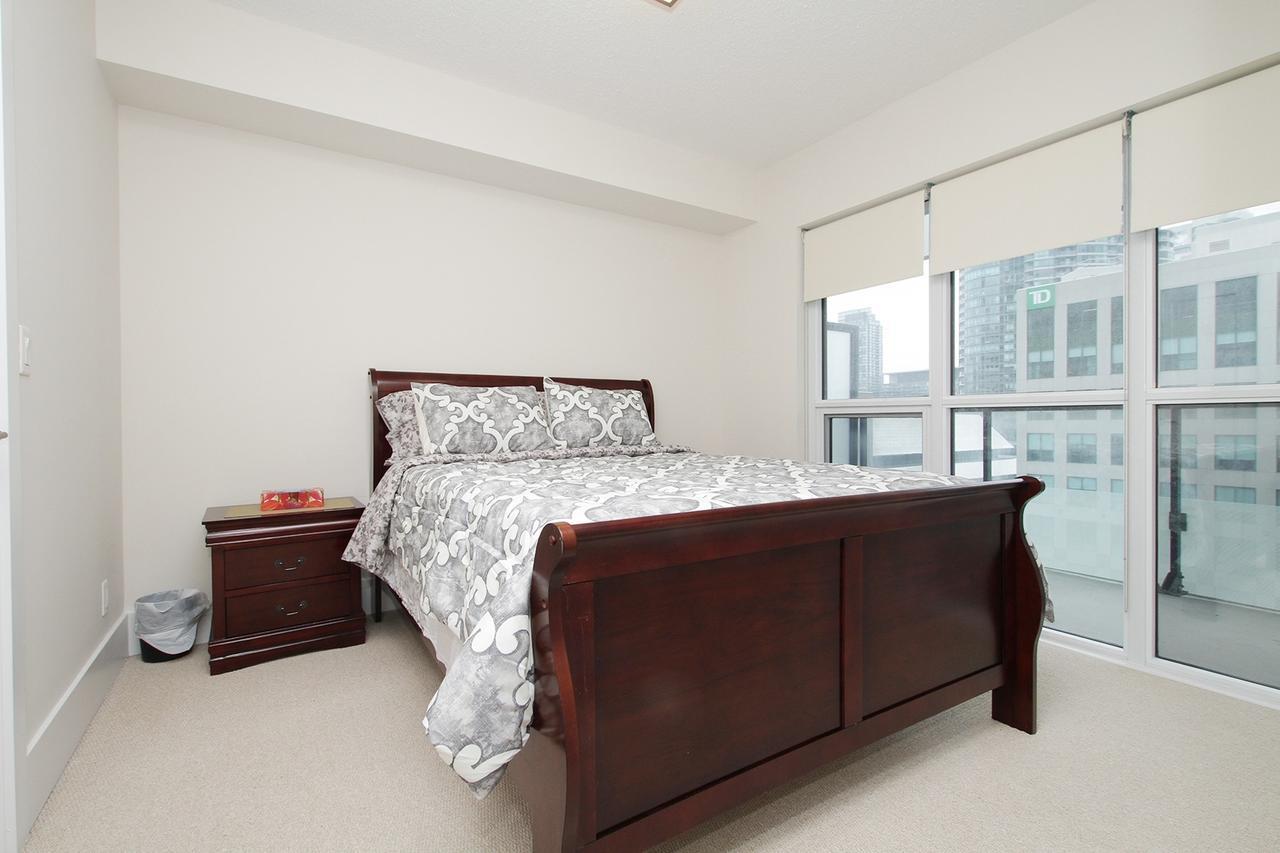Napa Furnished Suites At Cn Tower & Maple Leaf Square Торонто Екстер'єр фото