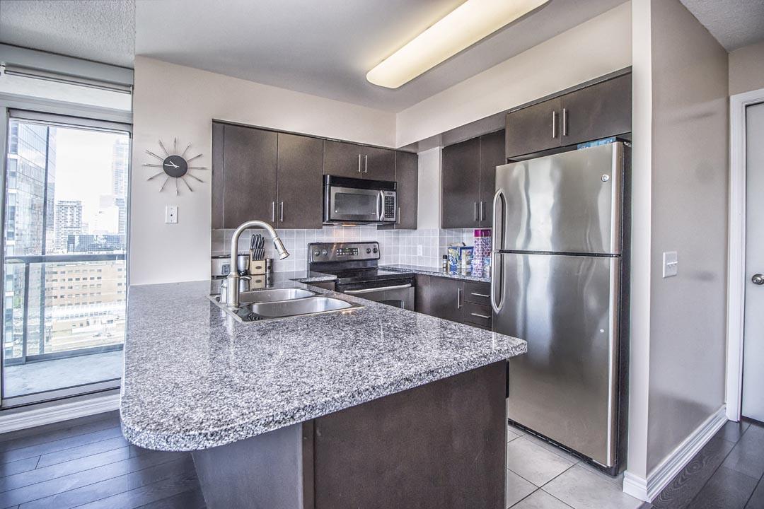 Napa Furnished Suites At Cn Tower & Maple Leaf Square Торонто Екстер'єр фото