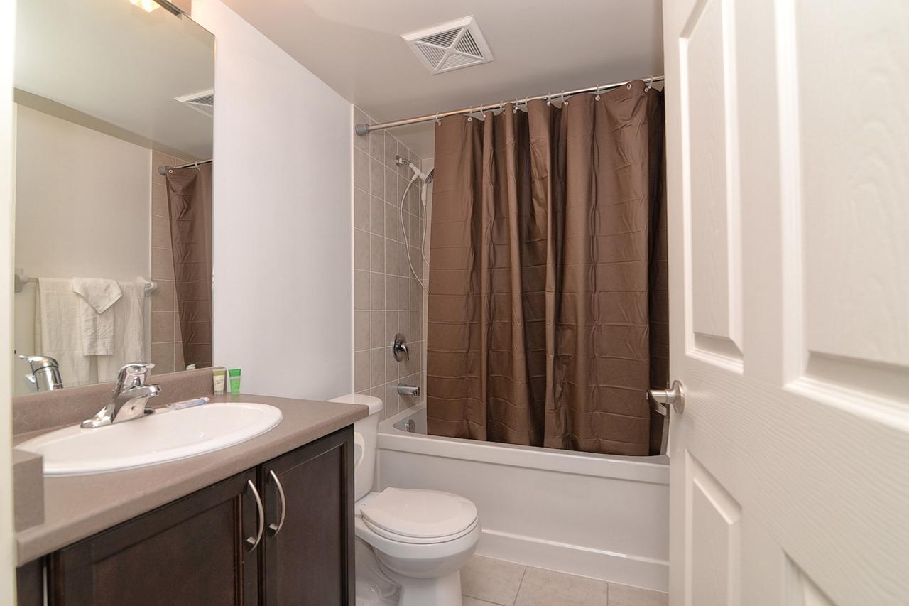 Napa Furnished Suites At Cn Tower & Maple Leaf Square Торонто Екстер'єр фото