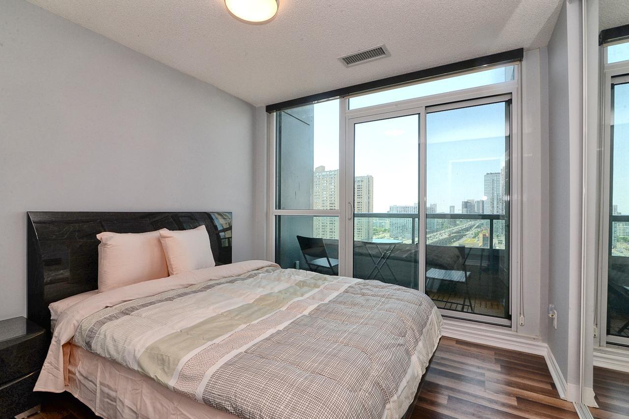 Napa Furnished Suites At Cn Tower & Maple Leaf Square Торонто Екстер'єр фото