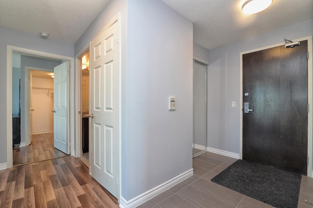 Napa Furnished Suites At Cn Tower & Maple Leaf Square Торонто Екстер'єр фото