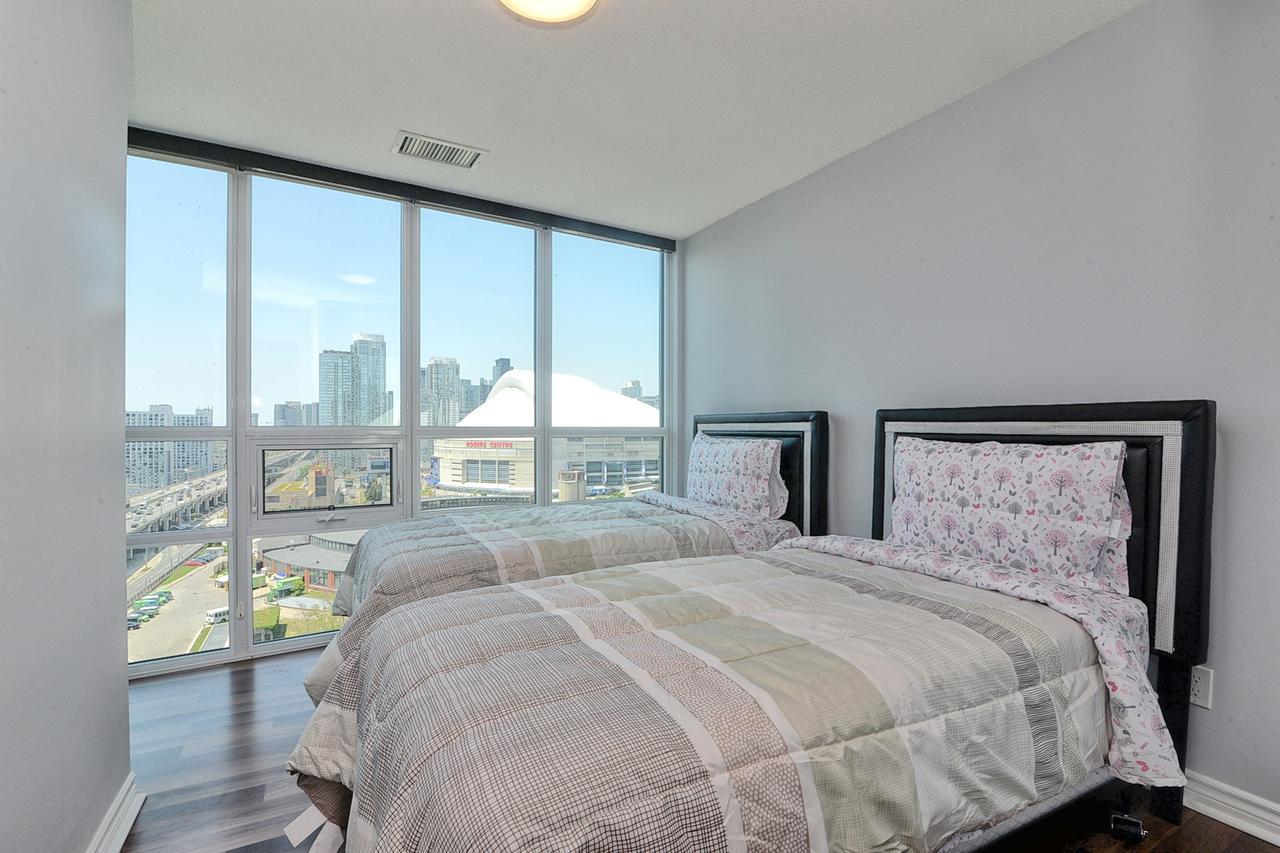 Napa Furnished Suites At Cn Tower & Maple Leaf Square Торонто Екстер'єр фото