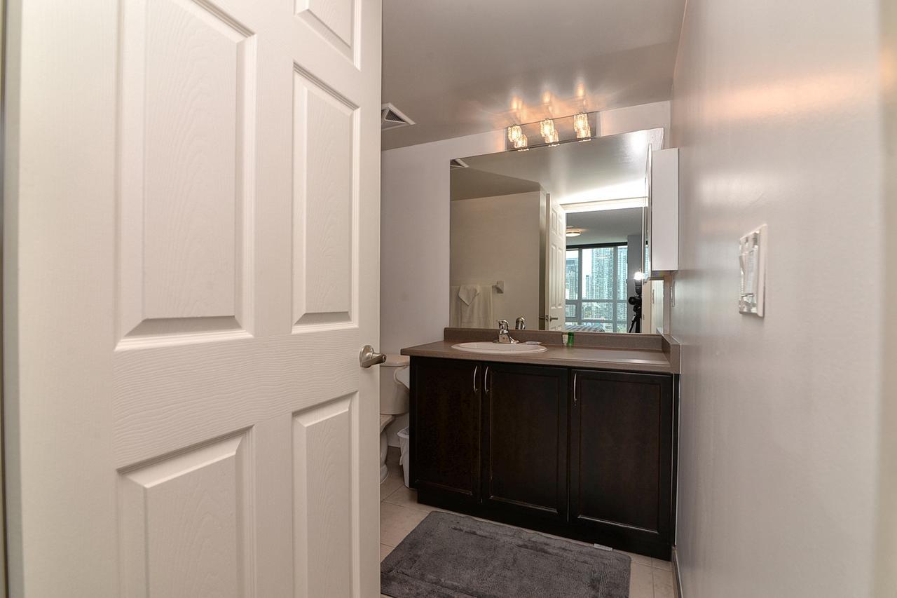 Napa Furnished Suites At Cn Tower & Maple Leaf Square Торонто Екстер'єр фото