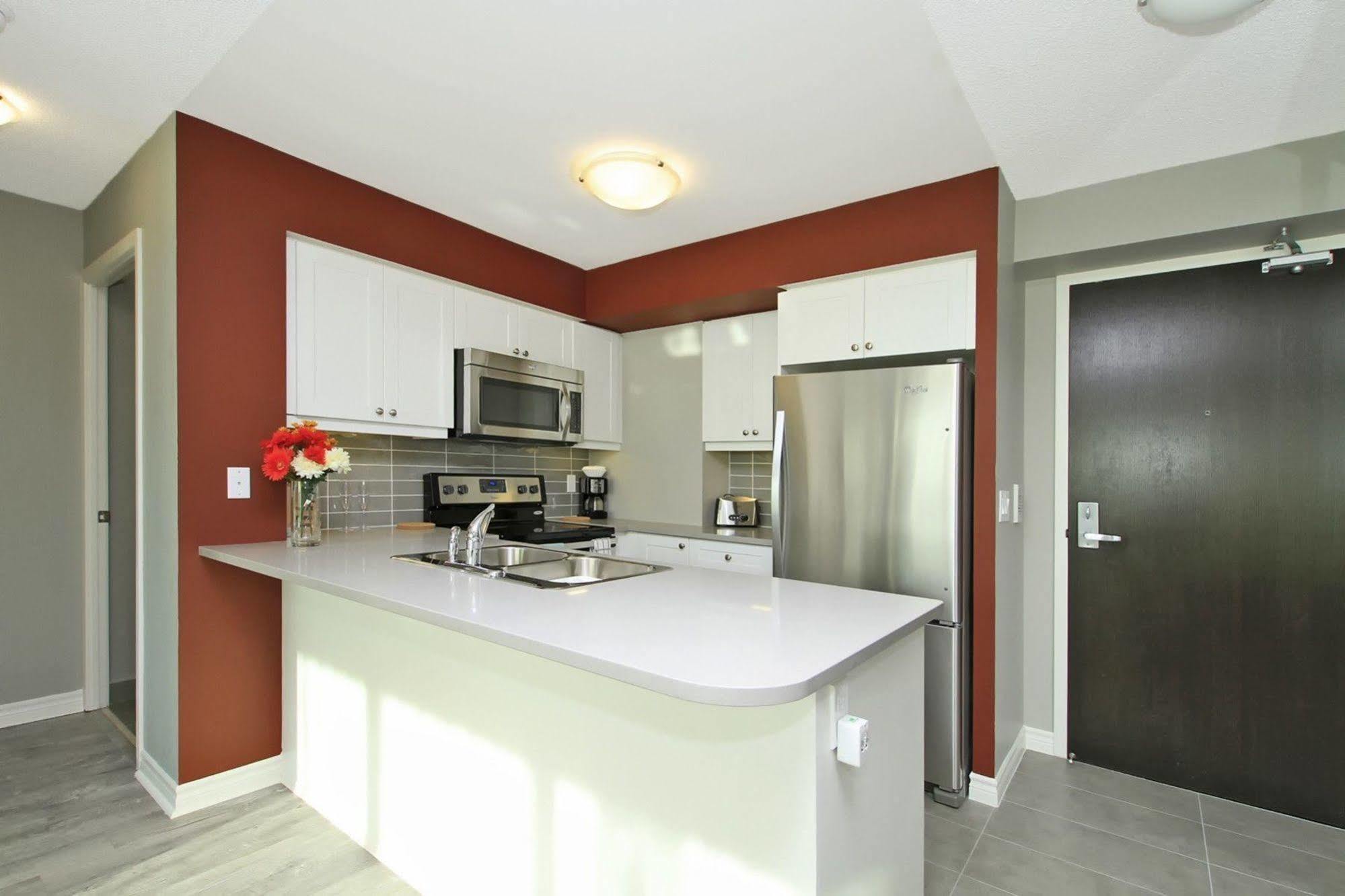 Napa Furnished Suites At Cn Tower & Maple Leaf Square Торонто Екстер'єр фото