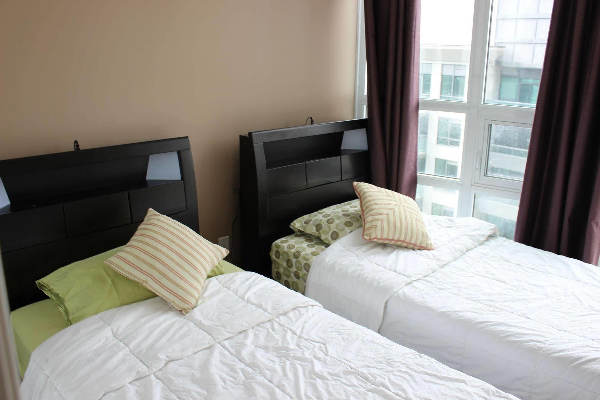 Napa Furnished Suites At Cn Tower & Maple Leaf Square Торонто Екстер'єр фото