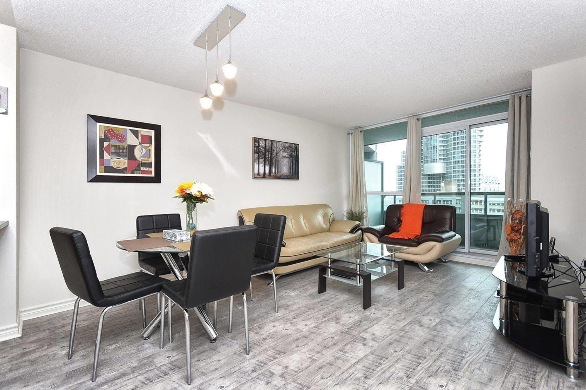 Napa Furnished Suites At Cn Tower & Maple Leaf Square Торонто Екстер'єр фото