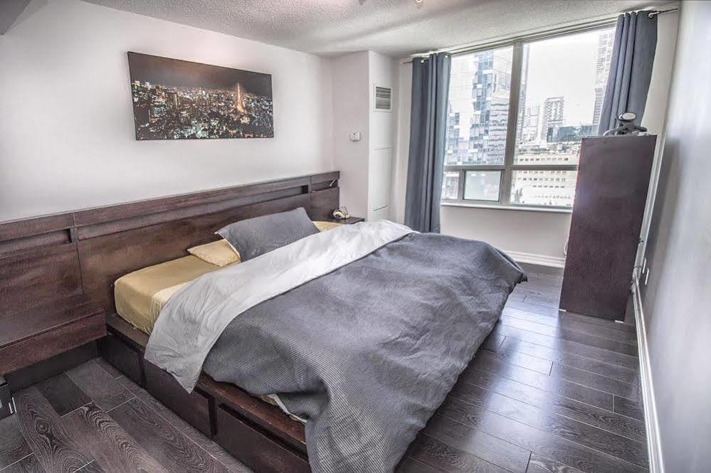 Napa Furnished Suites At Cn Tower & Maple Leaf Square Торонто Екстер'єр фото