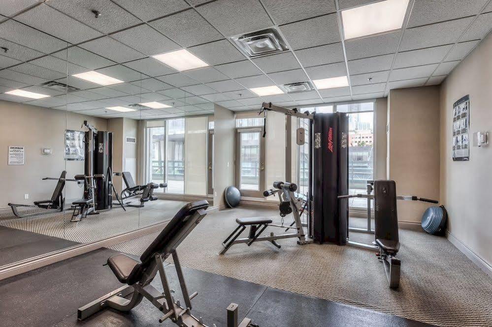 Napa Furnished Suites At Cn Tower & Maple Leaf Square Торонто Екстер'єр фото