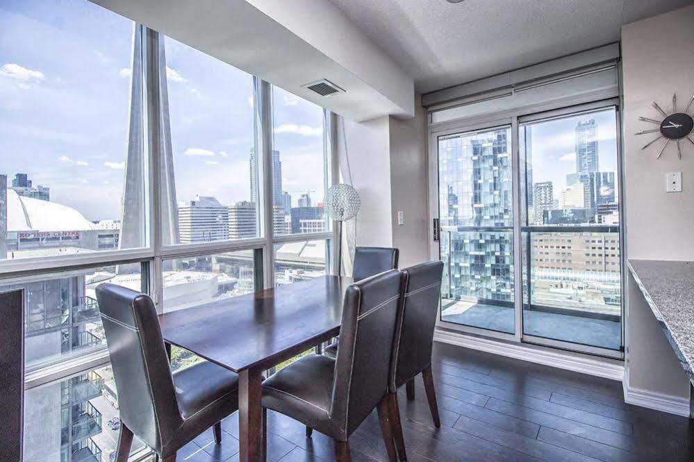 Napa Furnished Suites At Cn Tower & Maple Leaf Square Торонто Екстер'єр фото